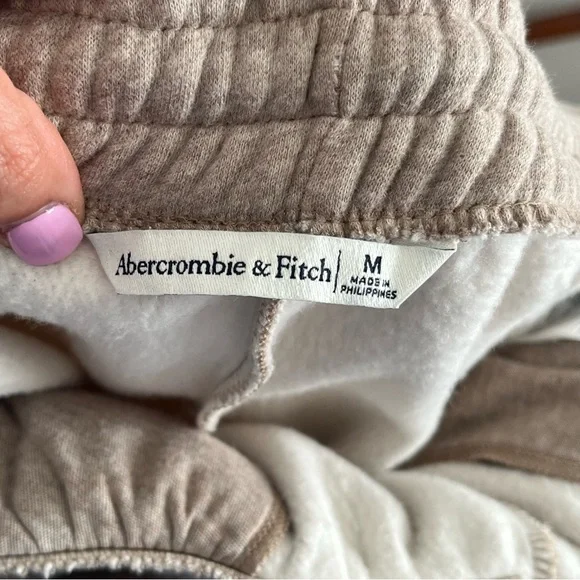 Abercrombie & Fitch Beige Tan Drawstring Sweatshorts Size Medium - Picture 9 of 12